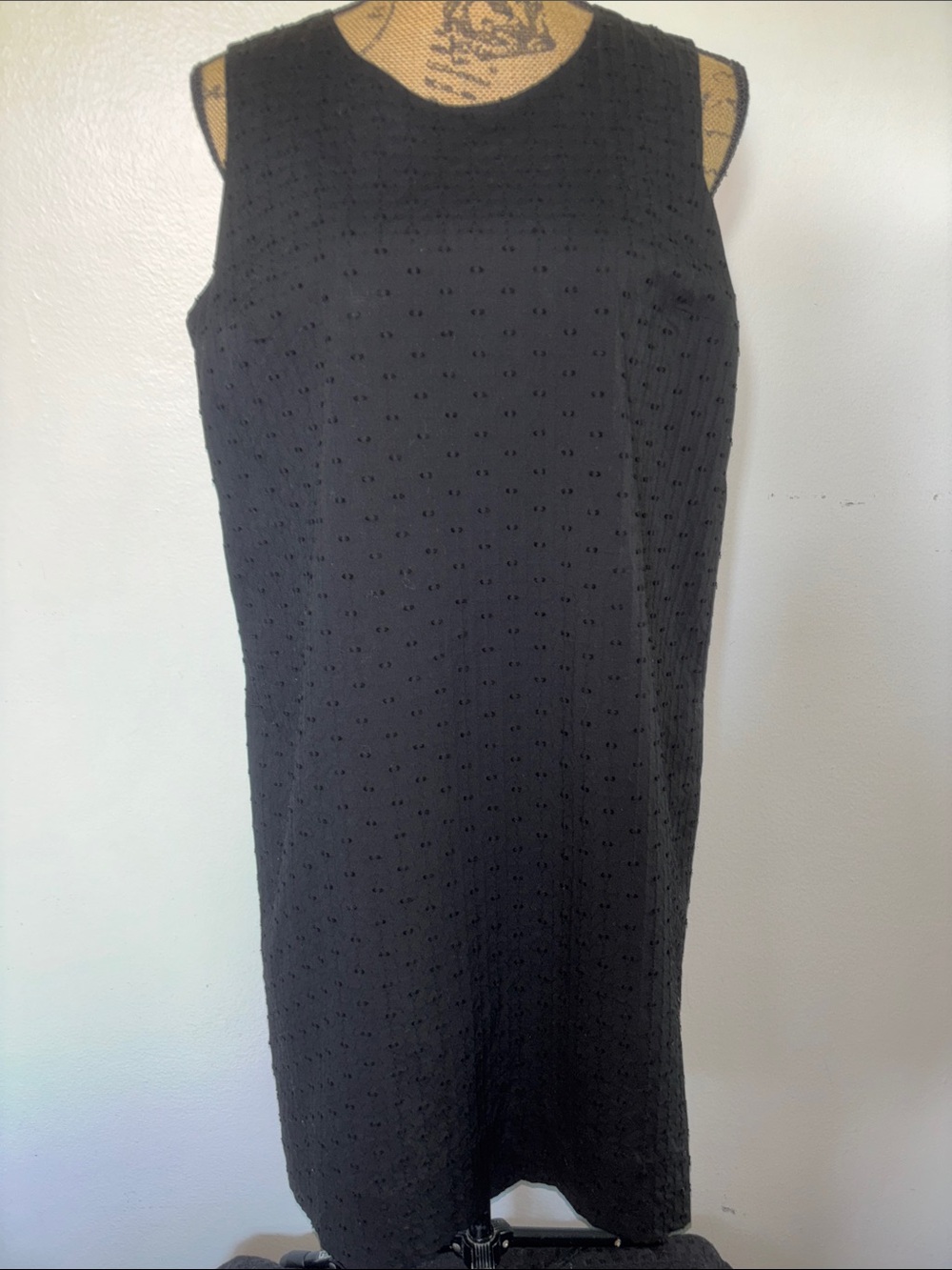 GAP Sz M Black Sleeveless Eyelet Shift Skirt